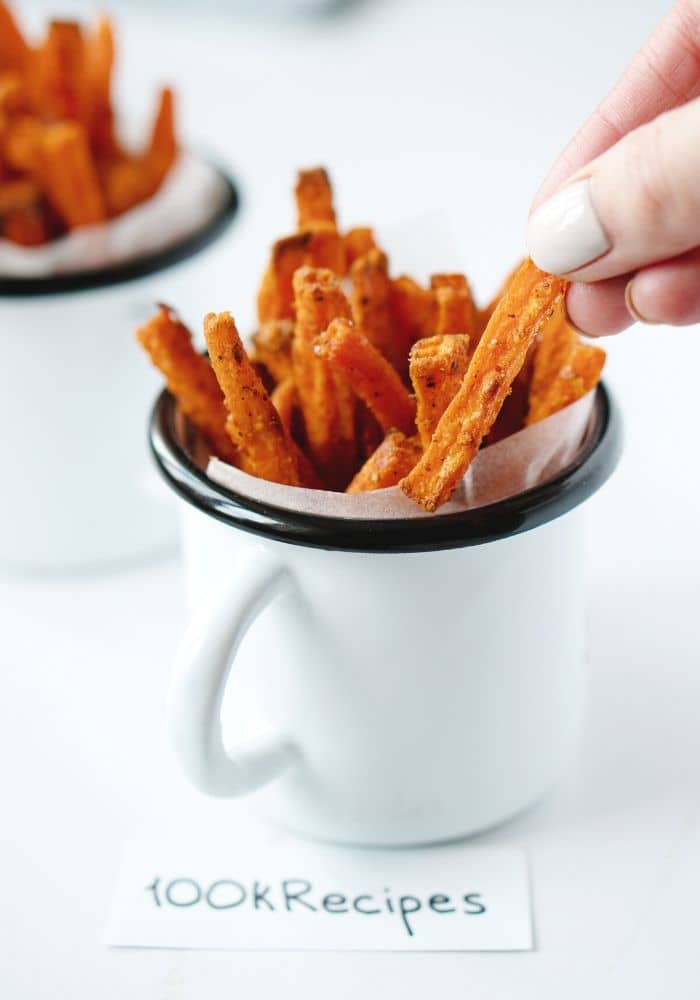 THE BEST BAKED SWEET POTATO FRIES!