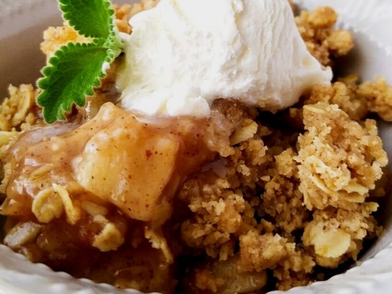 OLD FASHIONED APPLE CRISP