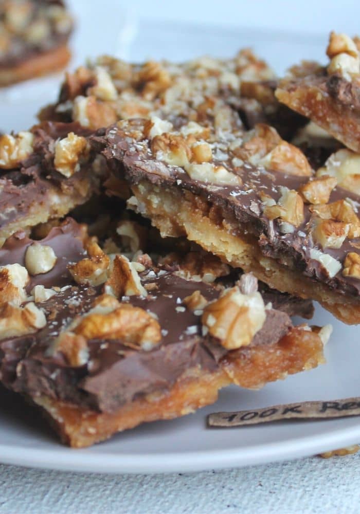 SALTINE TOFFEE CANDY WITH PECANS