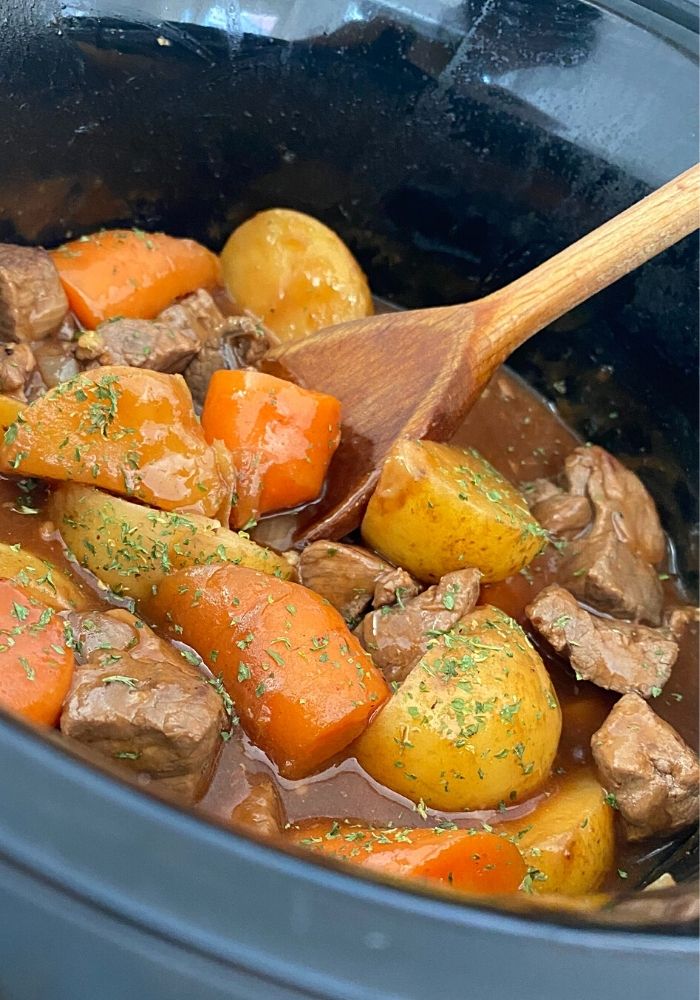 THE ULTIMATE SLOW COOKER BEEF STEW
