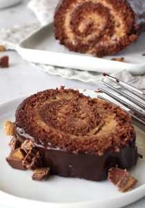 Peanut Butter Cup Cake Roll L™ 100K Recipes