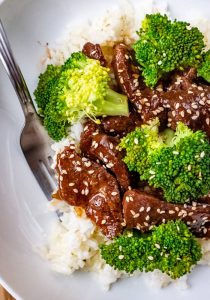 Easy Crock Pot Beef & Broccoli L™ (Beef Recipes)