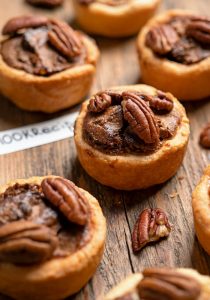 Easy Mini Pecan tarts Recipe (Tiny Pecan Tarts)