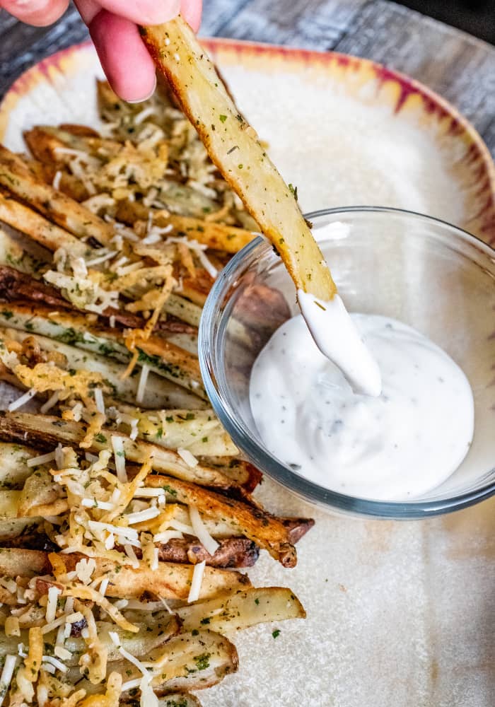 OVEN BAKED GARLIC AND PARMESAN FRIES