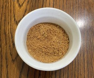 In a small bowl, combine ½ tsp cinnamon and the brown sugar together