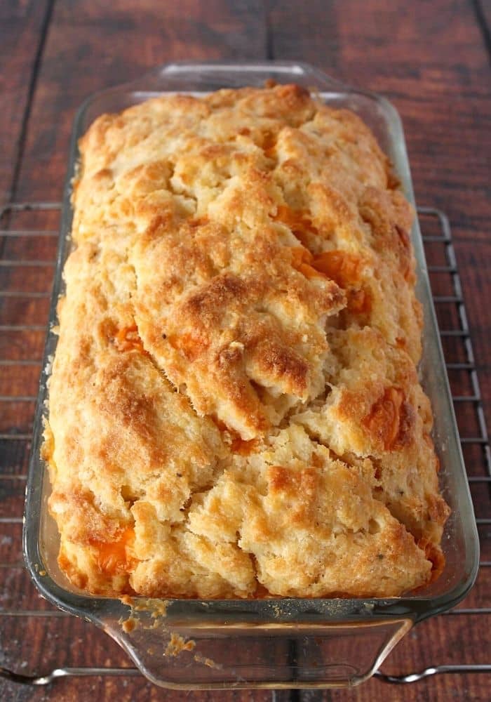 RED LOBSTER’S CHEESE BISCUIT LOAF