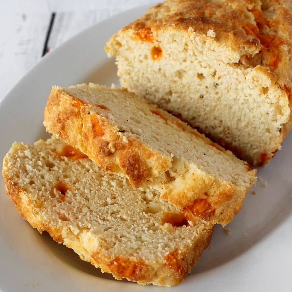 RED LOBSTER’S CHEESE BISCUIT LOAF