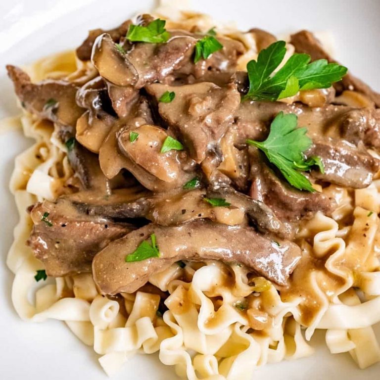 Easy Beef Stroganoff Recipe l 100KRecipes