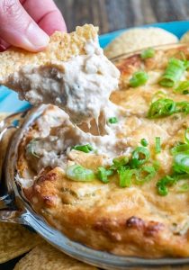 Cheesy Crab Rangoon Dip With Won Ton Chips - 100k Recipes